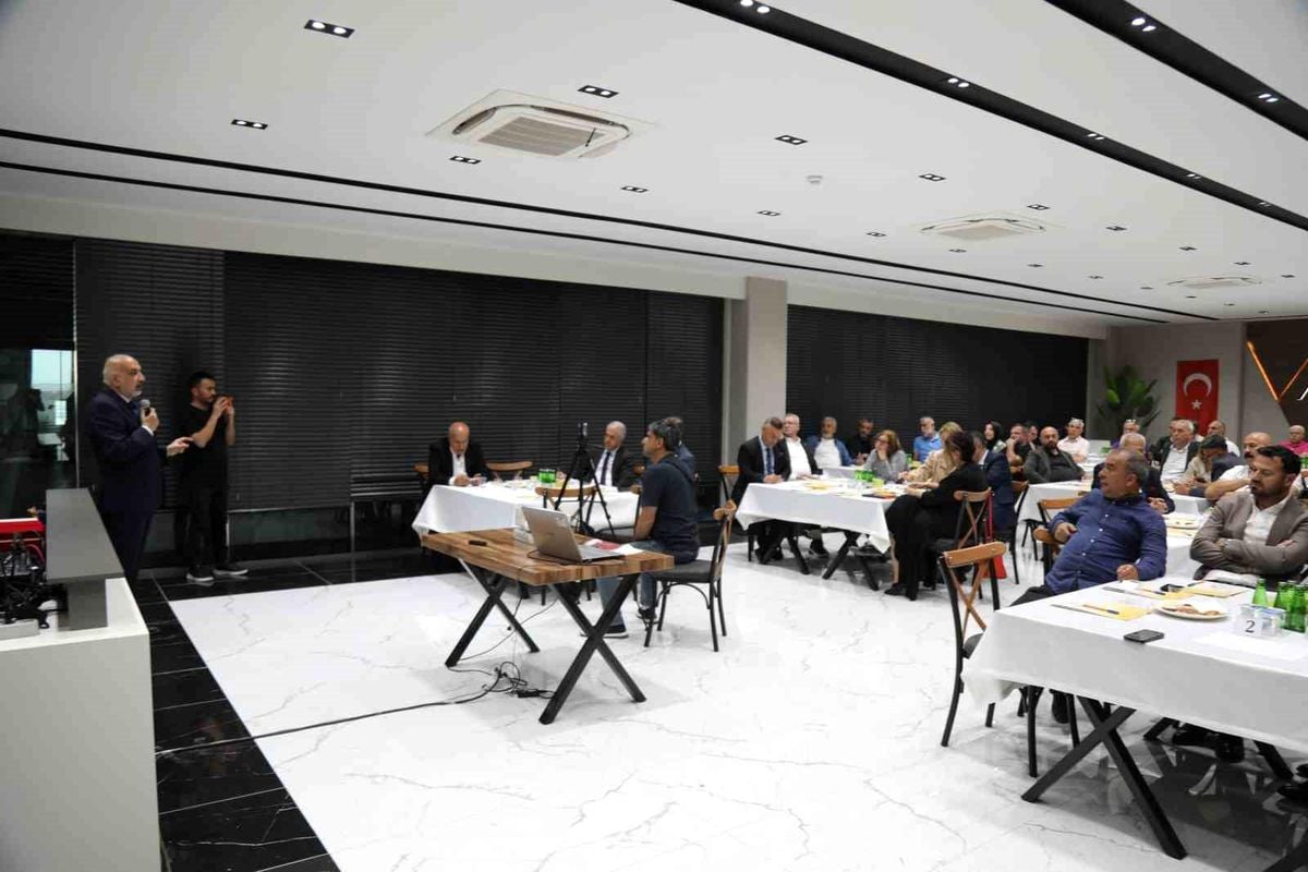 Diyarbakır'da Tekstil Çalıştayı: Teşvik Politikalarına Eleştiri