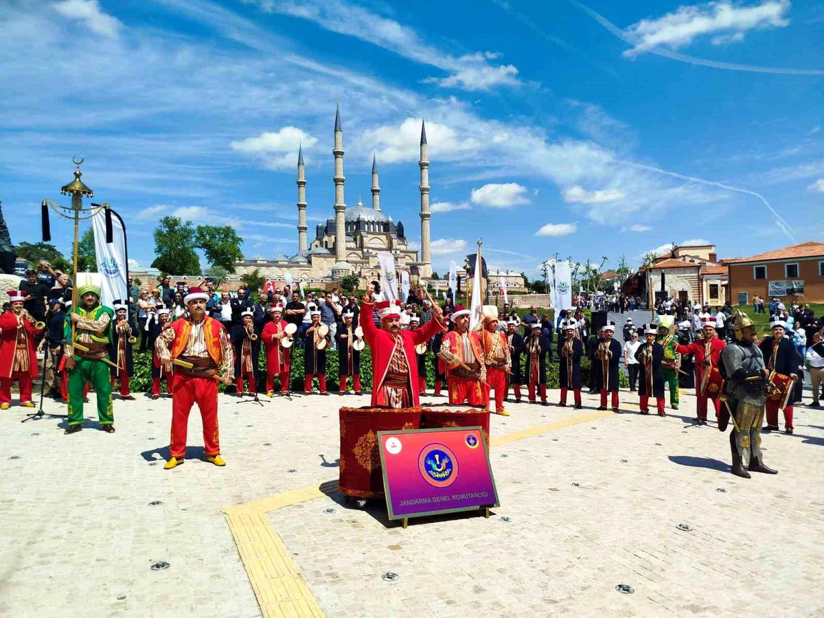 Edirne'de fetih coşkusu: Selimiye Meydanı'nda mehteran konseri düzenlendi
