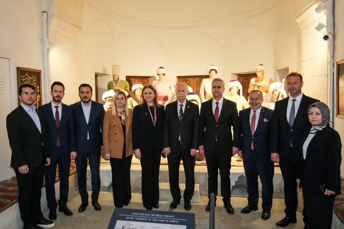 AK Partili Yalçın, Edirne'de gençlerle buluştu