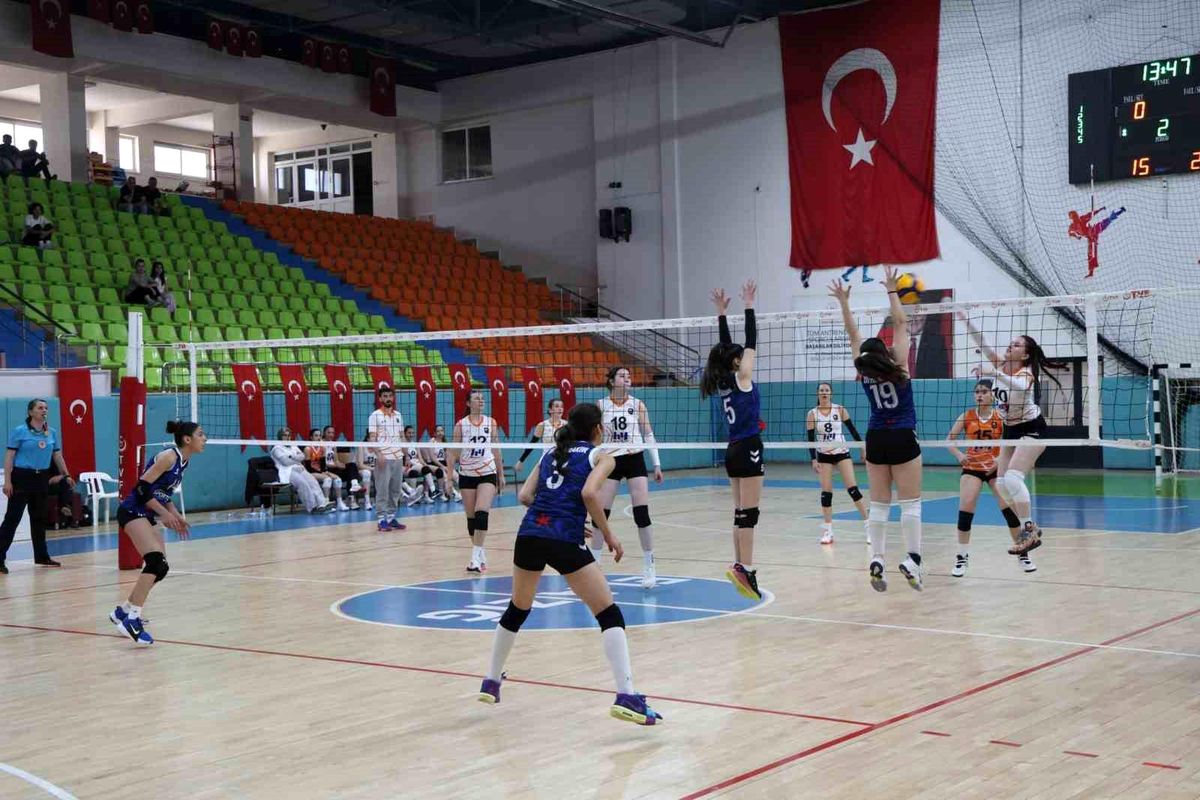Elazığ'da Yıldız Kızlar Voleybol Türkiye Yarı Finalleri tamamlandı