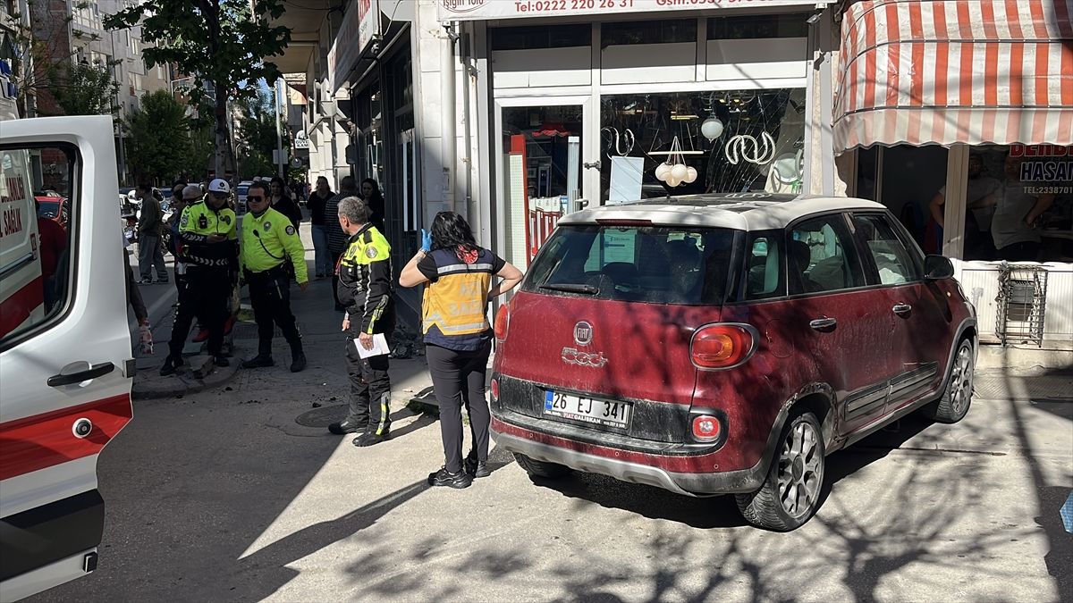 Eskişehir'de otomobilin çarptığı yaya öldü