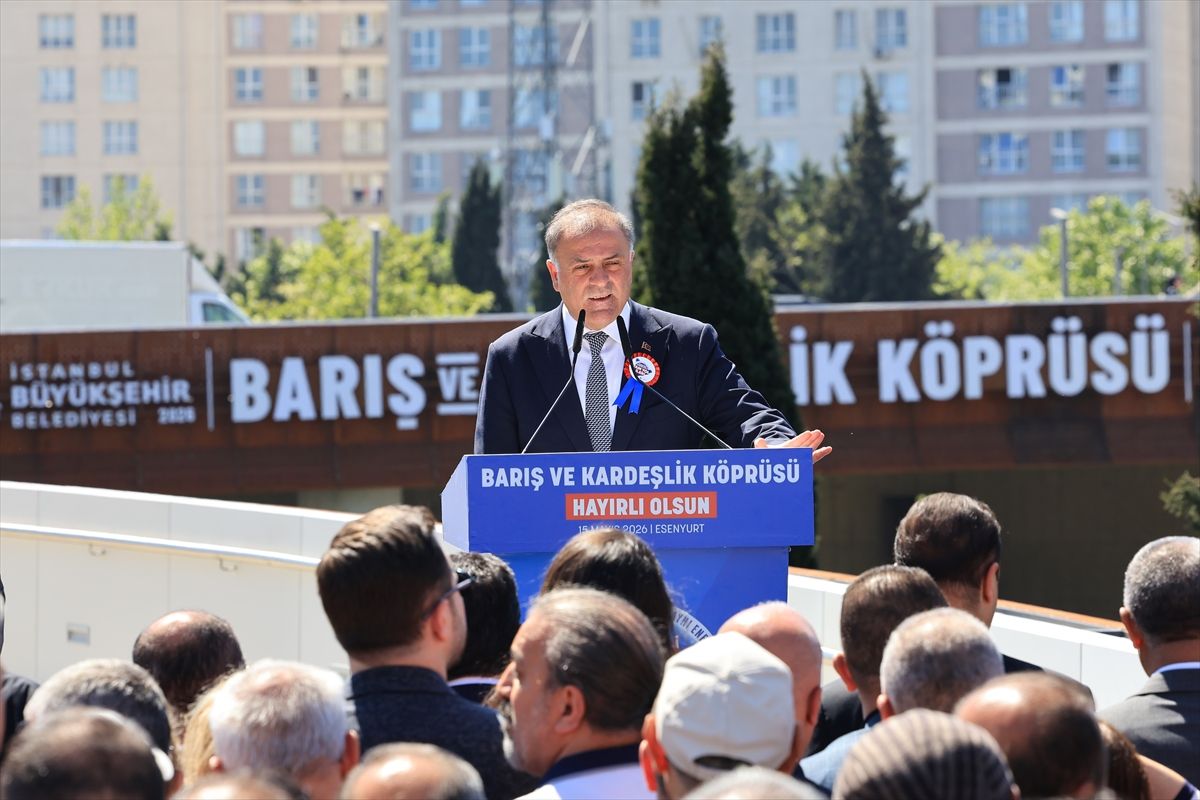 İBB'nin yenilediği yaya üst geçidi Esenyurt'ta hizmete açıldı