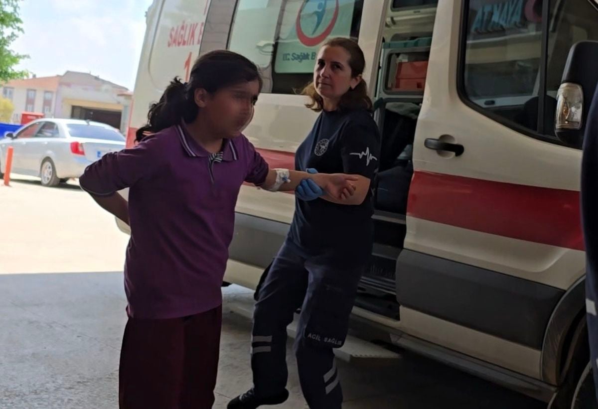 İndirimli çiğ köfte yiyen 28 öğrenci hastanelik oldu