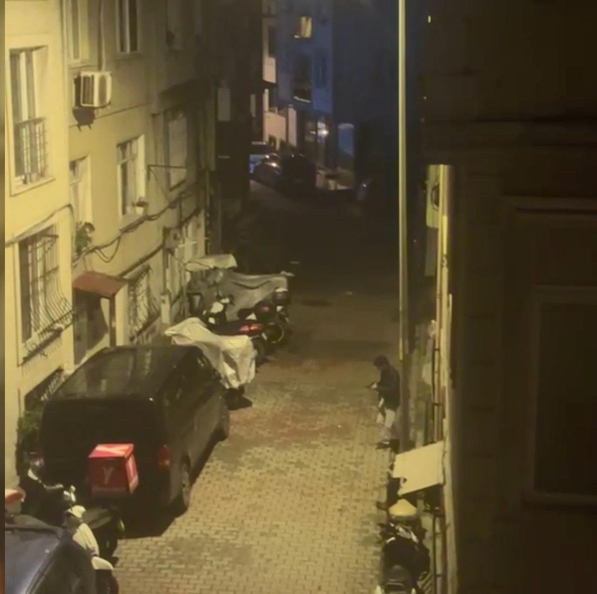 İstanbul'da iş insanının evi kurşunlandı: 3 tutuklama