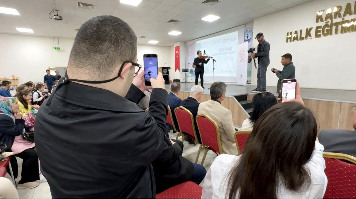 Karabük'te engelsiz yetenekler sahne aldı