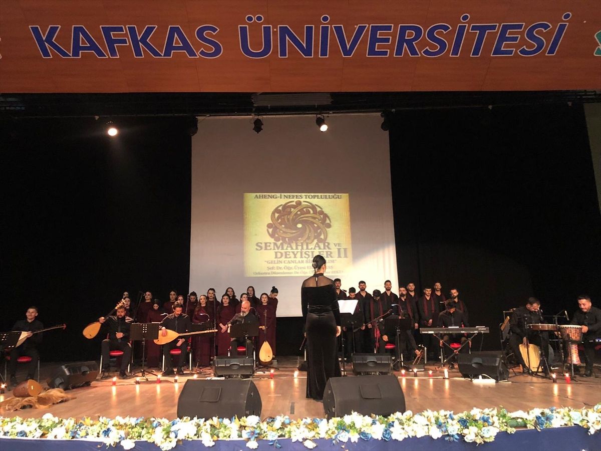 Kars'ta 'Aheng-i Nefes' topluluğu 'Semahlar ve Deyişler' konseri verdi