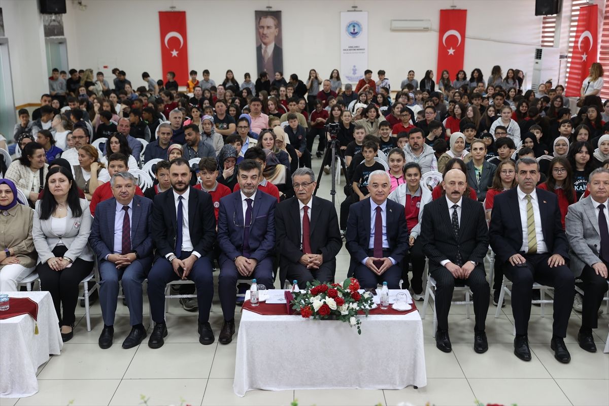 Kırklareli'nde Anadolu Mektebi Yazar Okumaları Yıl Sonu Programı Coşkuyla Kutlandı