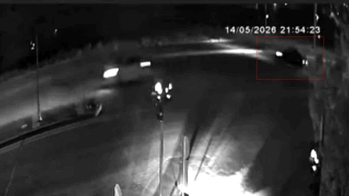 Otomobil Tren Rayına Uçtu: 3 Yaralı