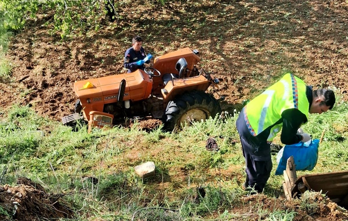 Kütahya'da traktörün şarampole devrildiği kazada 1 kişi öldü