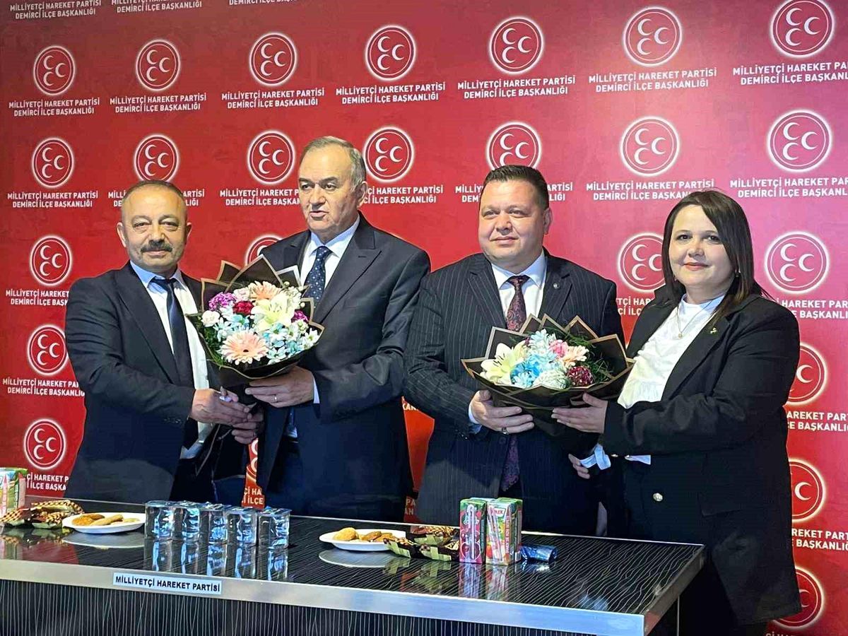 MHP Grup Başkanvekili Akçay, Demirci'de temaslarda bulundu