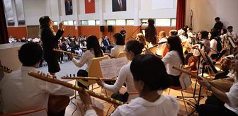Sinop'ta üç kuşağı bir araya getiren bağlama ve gitar konseri düzenlendi