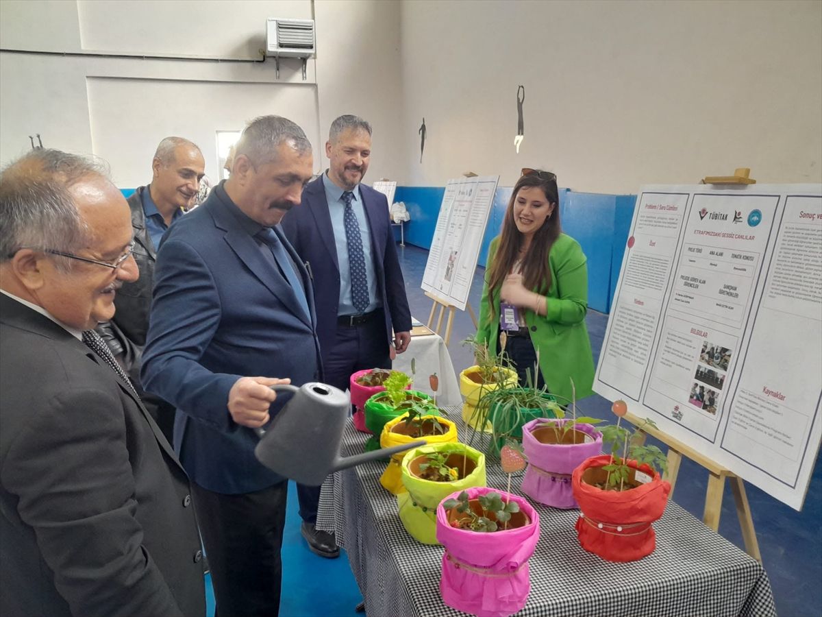 Sivas'ta özel eğitim öğrencileri TÜBİTAK 4006 Bilim Fuarı açtı
