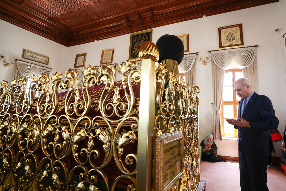 TBMM Başkanı Kurtulmuş, Bursa'da türbeleri ziyaret etti