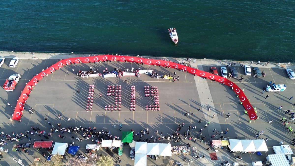 Tekirdağ'da polisler ve sporcular 1919 koreografisi oluşturdu
