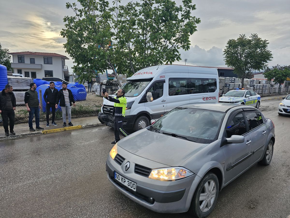 Tokat'ta Minibüslerin Çarpıştığı Kazada 11 Kişi Yaralandı