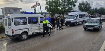 Tokat'ta iki minibüs çarpıştı, 11 kişi yaralandı