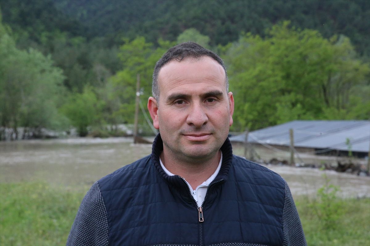Tokat'ta Kelkit Çayı'nın taşması sonucu bazı ev ve arazileri su bastı