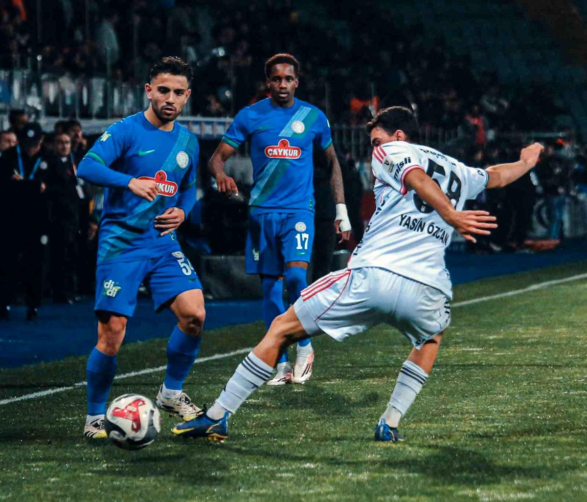 Tredyol Süper Lig: Çaykur Rizespor: 2 Beşiktaş: 2 (Maç sonucu)