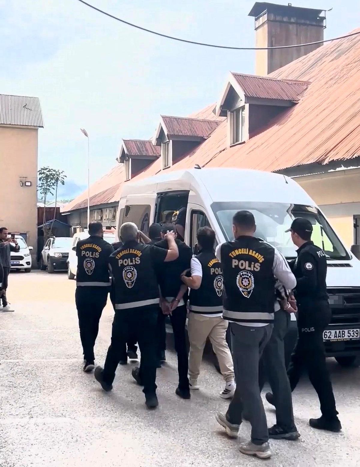 Tunceli'de 100 milyonluk vurgun yapan şebeke çökertildi: 8 şüpheli yakalandı