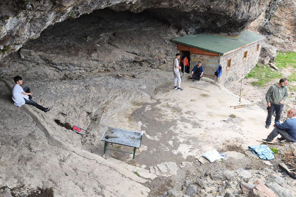 Düzgün Baba'da skandal kazı! İnceme başlatıldı, muhtarın işine son verildi