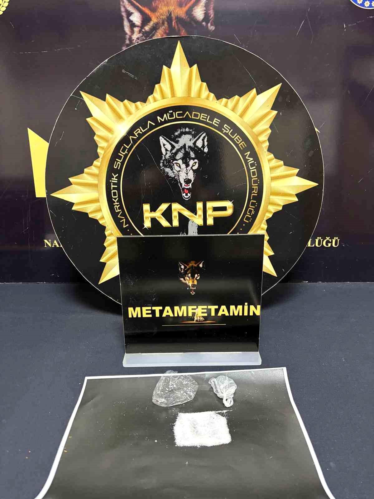Uyuşturucu operasyonlarında 3 şüpheli yakalandı