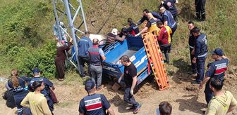 Zonguldak'ta elektrik direğine çarpan tarım aracında 6 kişi yaralandı