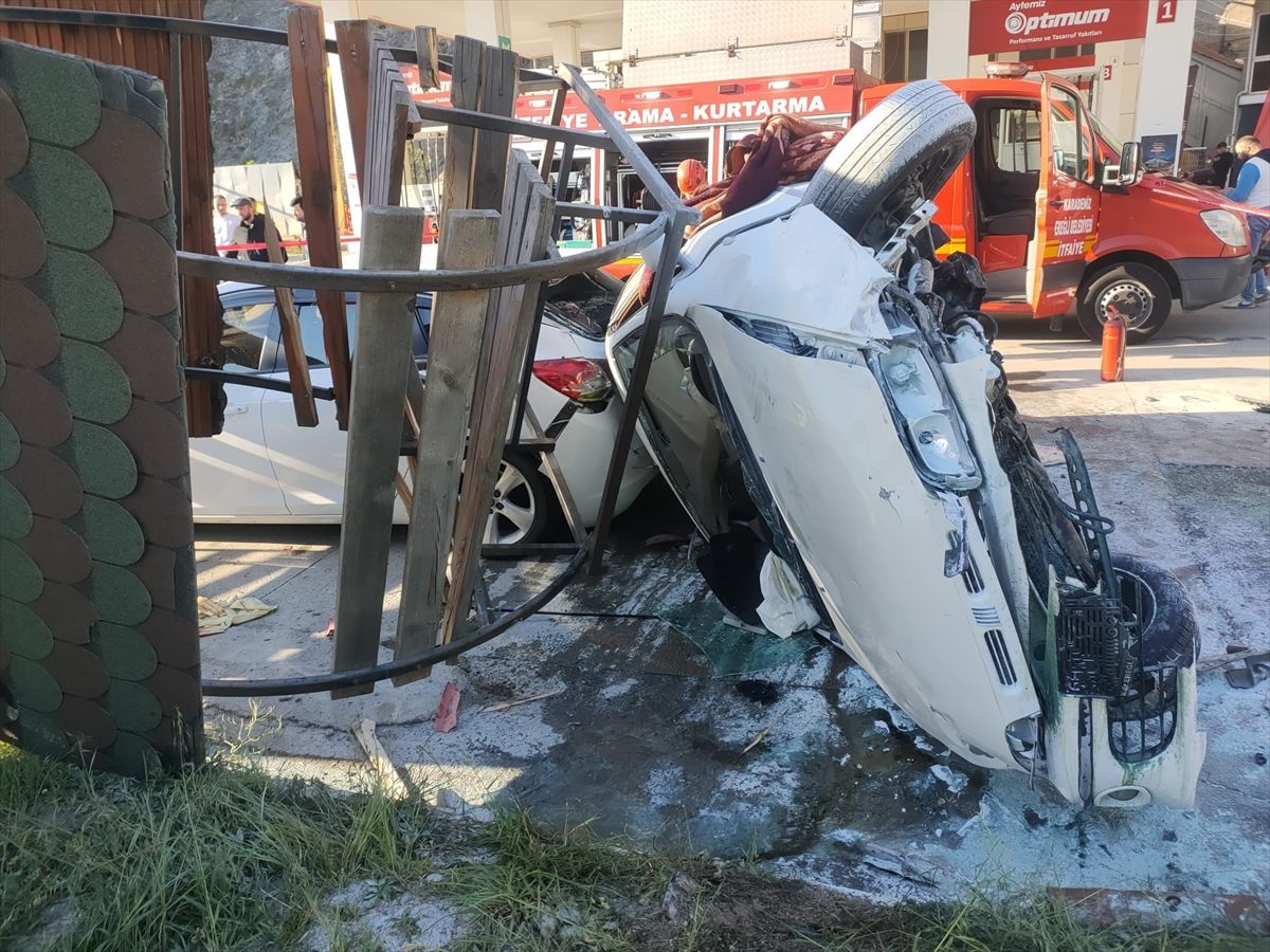 Zonguldak'ta takla atan otomobilin akaryakıt istasyonundaki çocuklara çarpması sonucu 6 kişi yaralandı