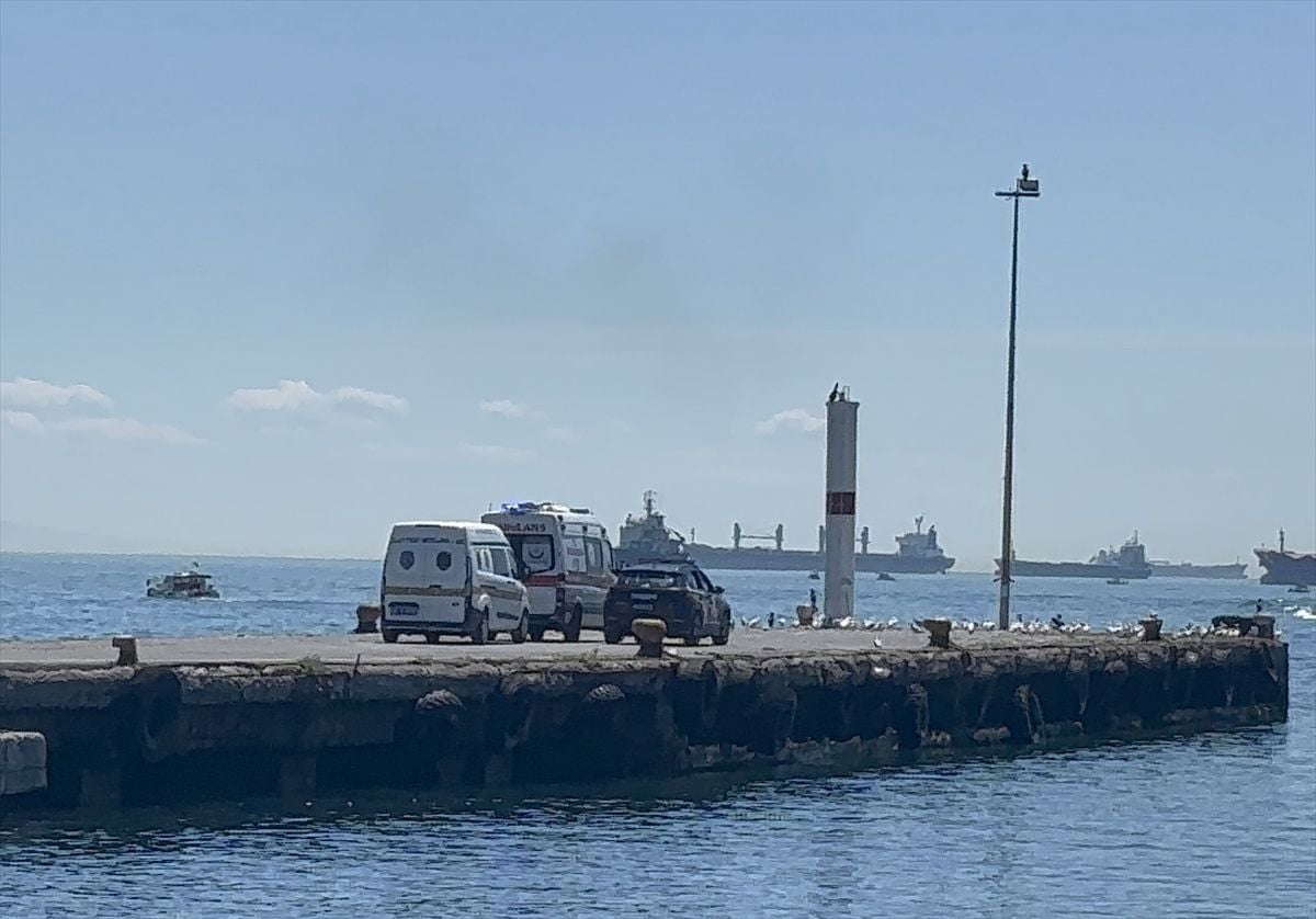 Ahırkapı'da gemide ölü bulunan kişinin cenazesi Adli Tıp Kurumu'na gönderildi