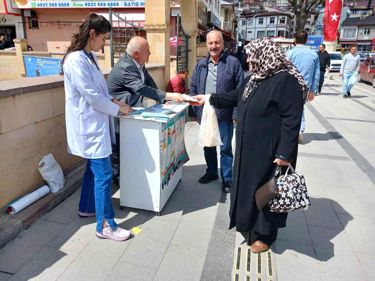 Bayburt'ta kronik hastalıklara karşı farkındalık standı açıldı