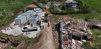 Çorum'da hortum nedeniyle zarar gören köylerde çalışmalar sürüyor