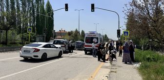 Çubuk'ta üç aracın karıştığı trafik kazasında 3 kişi yaralandı