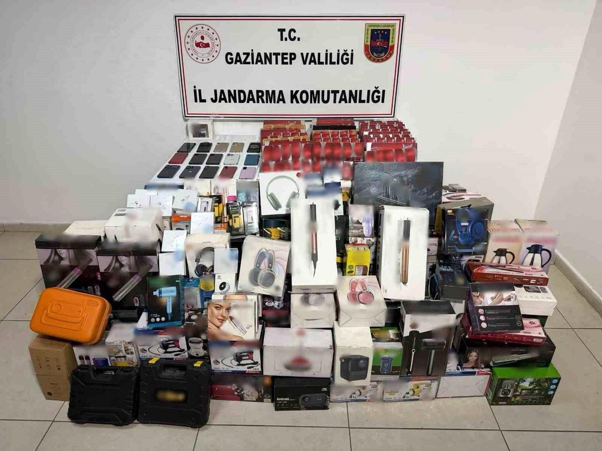 Gaziantep'te kaçak elektronik operasyonu: 1 milyon 250 bin TL değerinde malzeme ele geçirildi