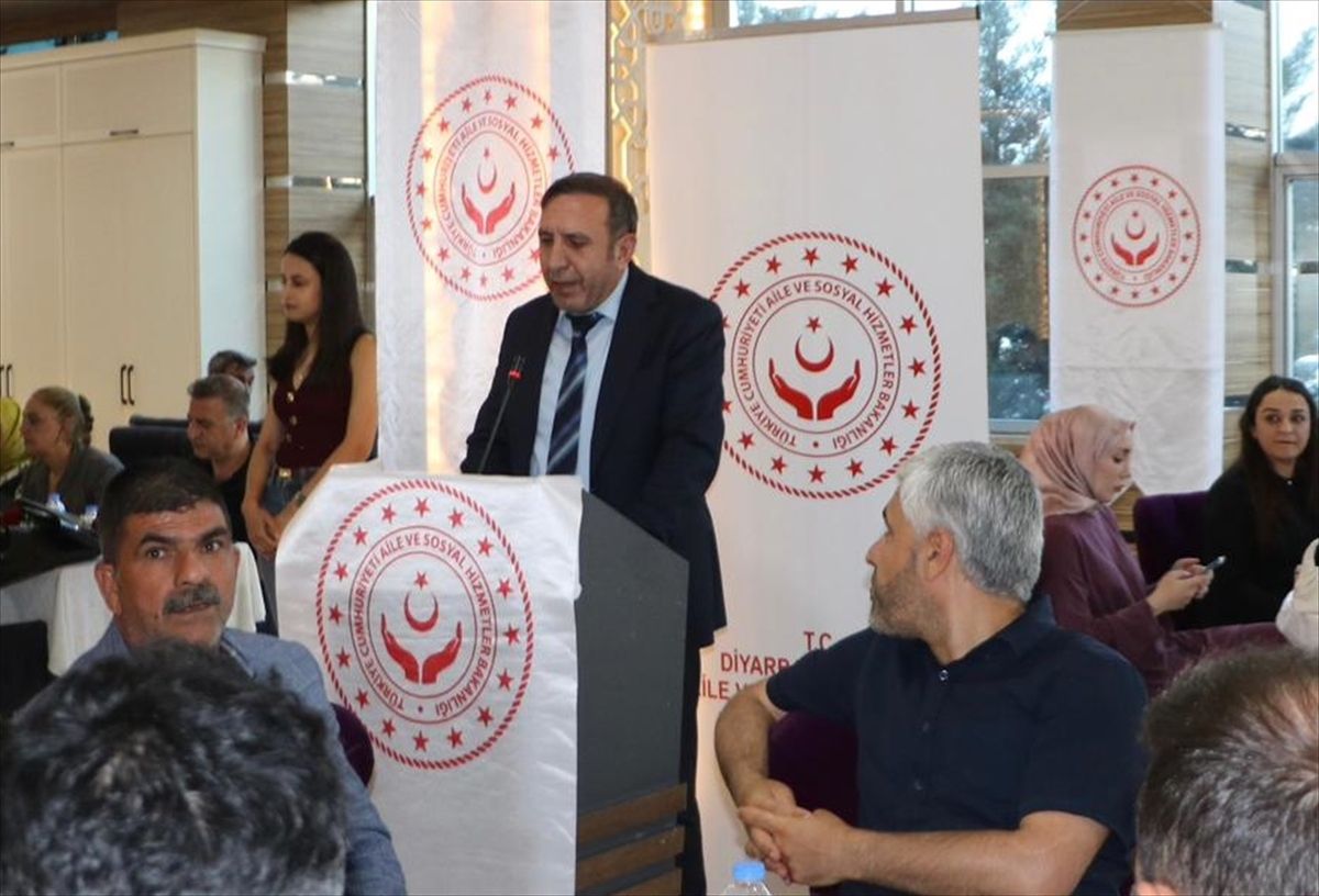 Görev yeri değişen Aile ve Sosyal Hizmetler İl Müdürü Aydın Polat için veda yemeği