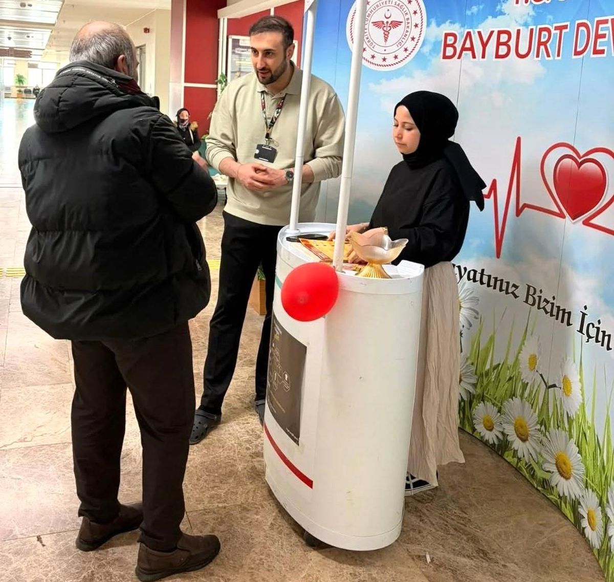 Hastanede vatandaşlar cilt kanseri konusunda bilgilendirildi