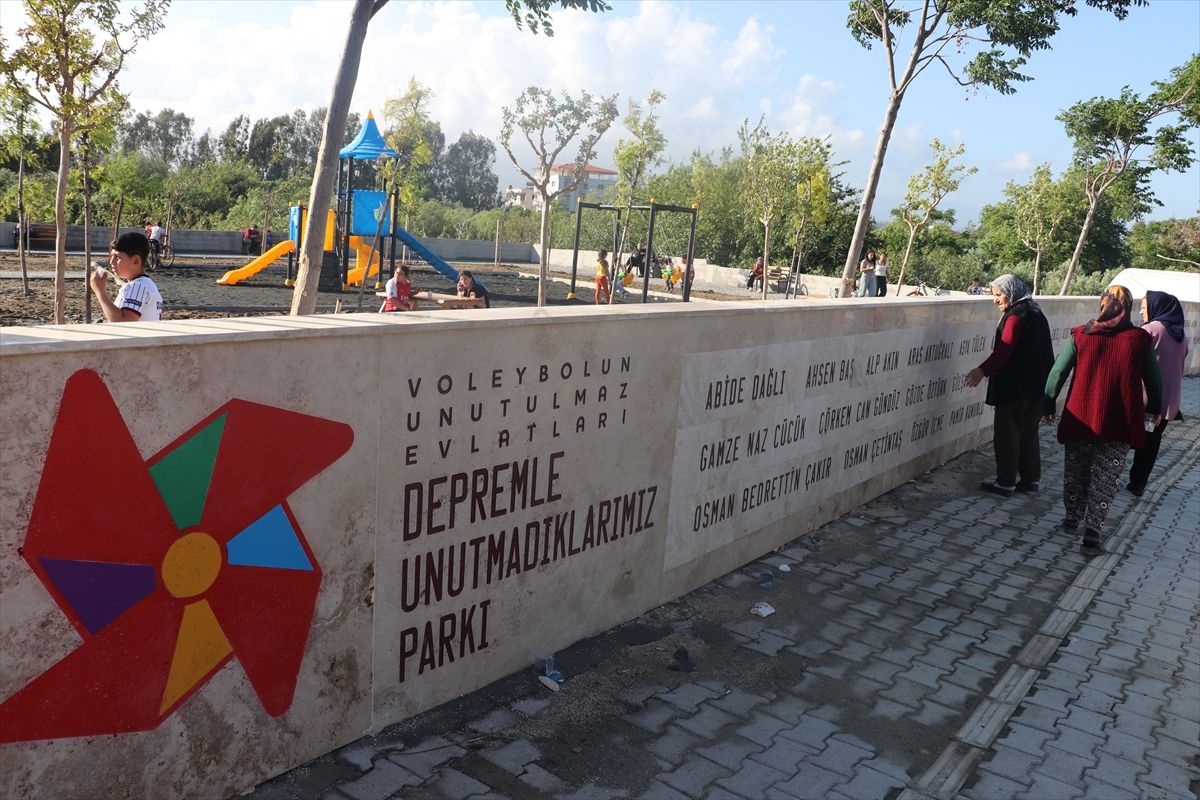 Hatay'da 'Voleybolun Unutulmaz Evlatları Anıt Parkı' açıldı