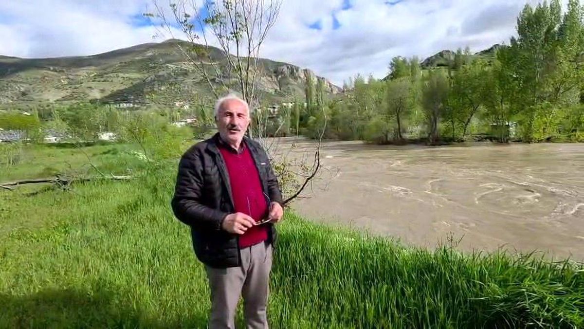 İspir'de Çoruh Vadisi'nde karların erimesiyle su seviyesi yükseldi, evler boşaltılıyor