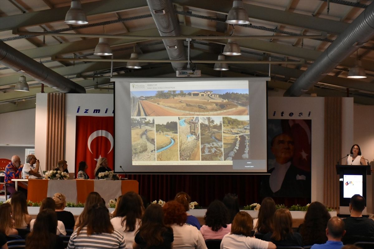 İzmir'de iklim değişikliğinin peyzaj mimarlığına etkisi konuşuldu