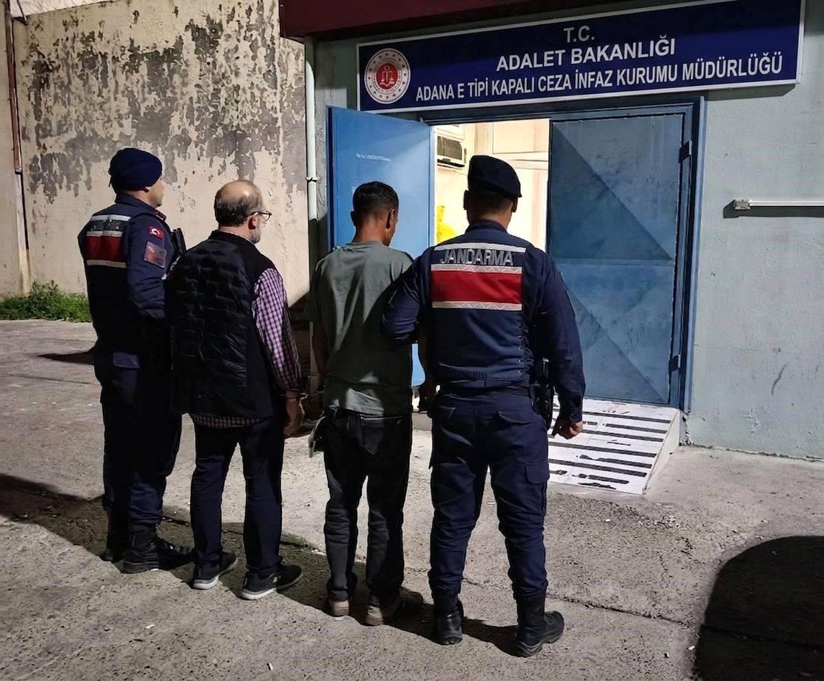 Kendilerini polis olarak tanıtan dolandırıcılara 10 milyon liralık altın kaptırdılar
