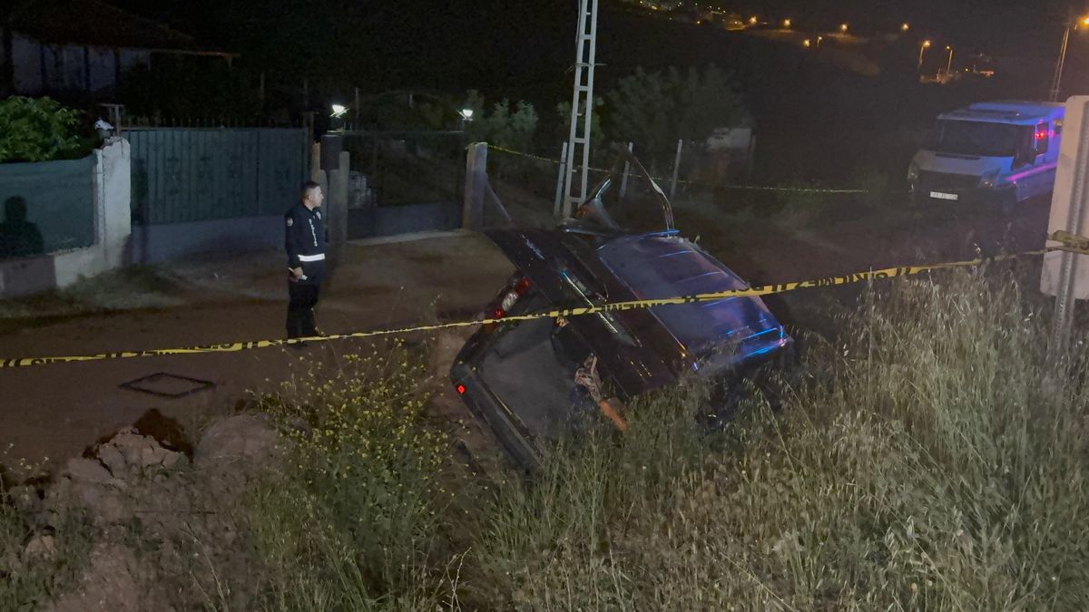 Kırıkkale'de hafif ticari araç şarampole devrildi; 1 ölü, 3 yaralı