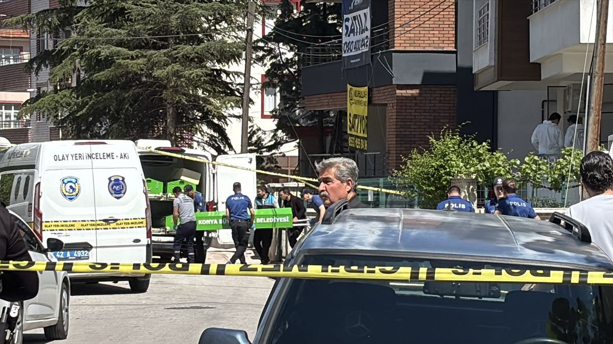 Konya'da anne ve babasını bıçaklayarak öldüren şüpheli gözaltına alındı