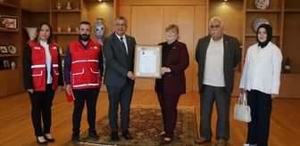 Kütahya'da Türk Kızılay Derneği'nden DPÜ'ye teşekkür plaketi