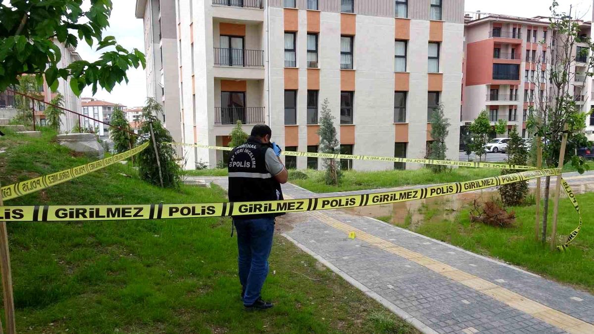 Malatya'da site içerisinde hareketsiz bulunan şahıs hayatını kaybetti