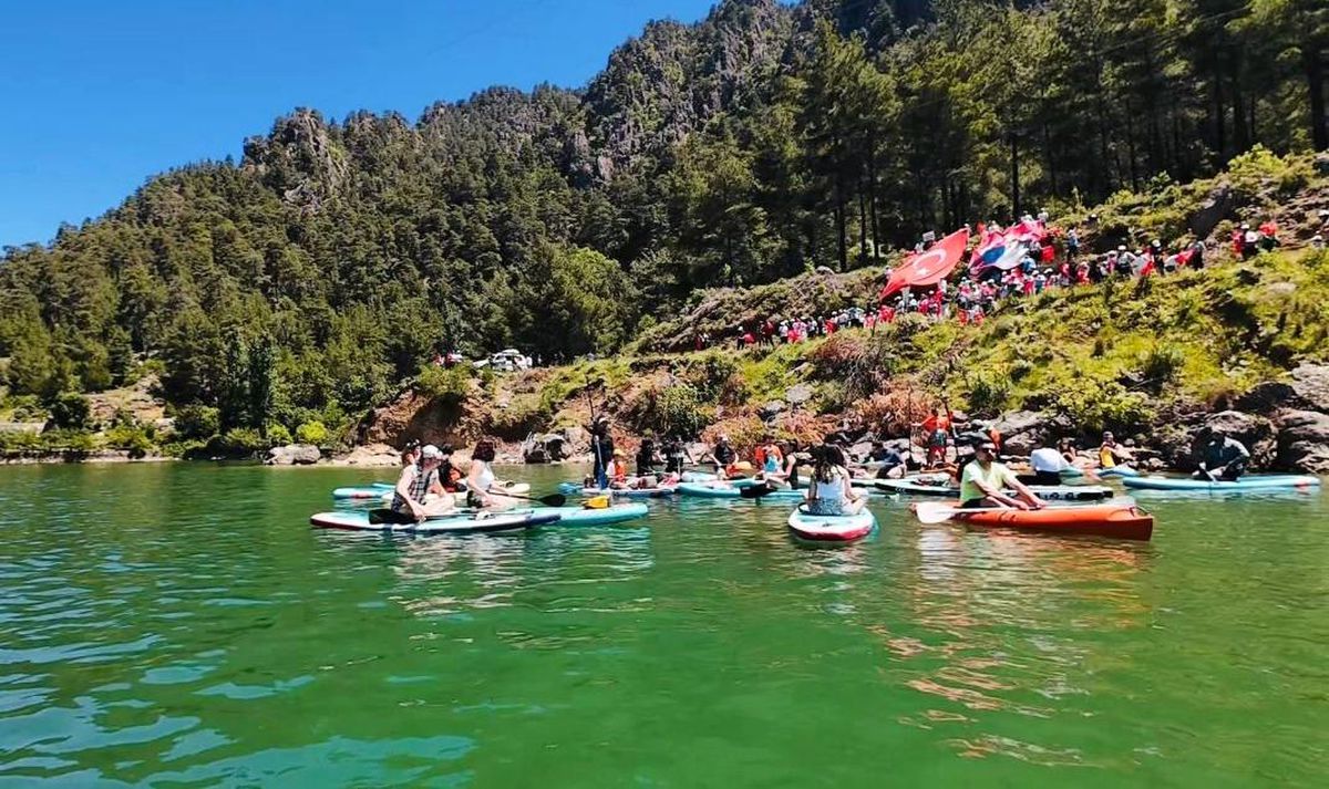 Maviyle yeşilin buluştuğu Burdur'da doğa ve su sporları etkinliği