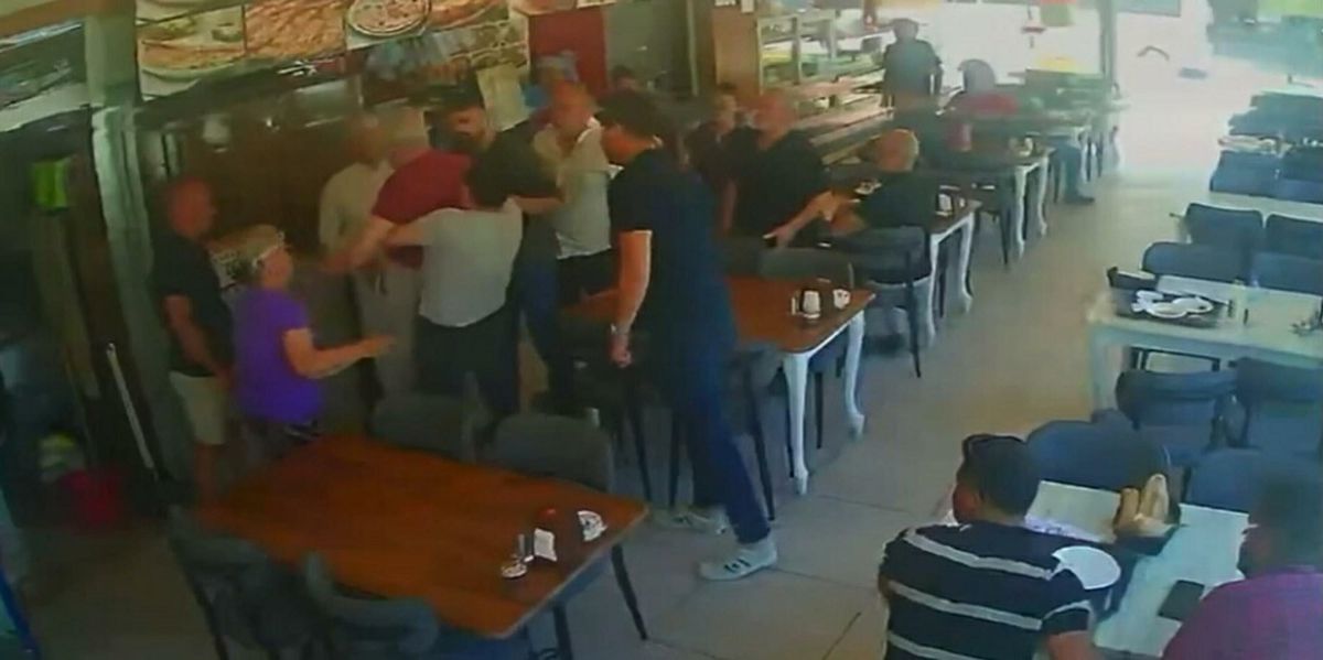 Kuşadası'nda İngiliz Turistin Nefes Borusuna Et Parçası Kaçtı