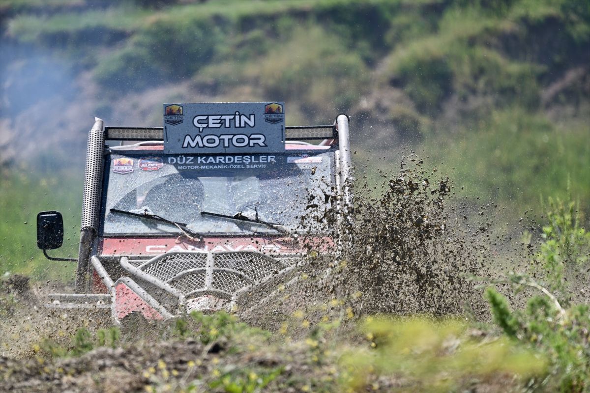 Off-road tutkunları Düzce'deki şenlikte buluştu