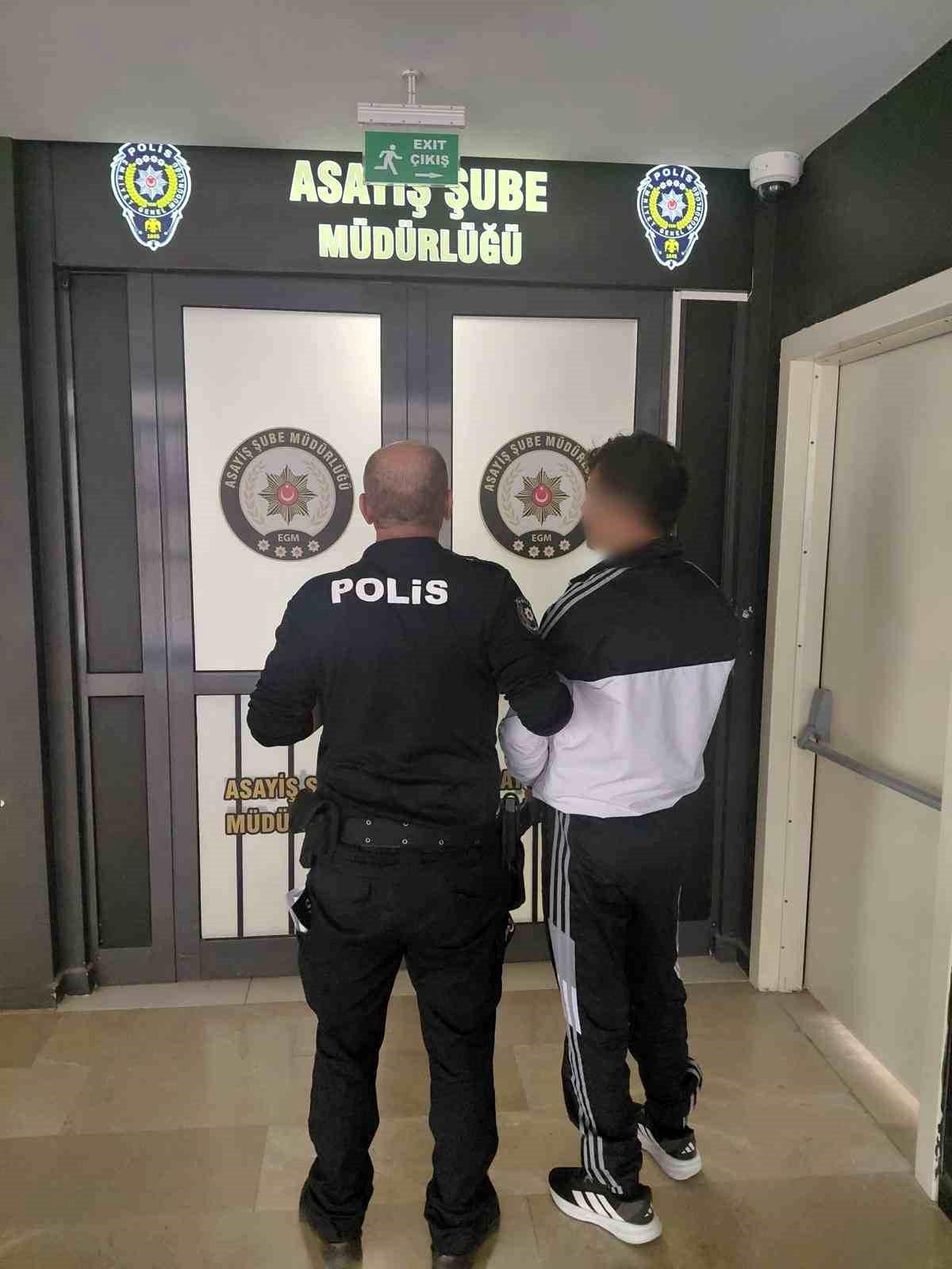 Polis 22 yıl 3 ay 27 gün hapis cezasıyla aranan şahsı yakaladı