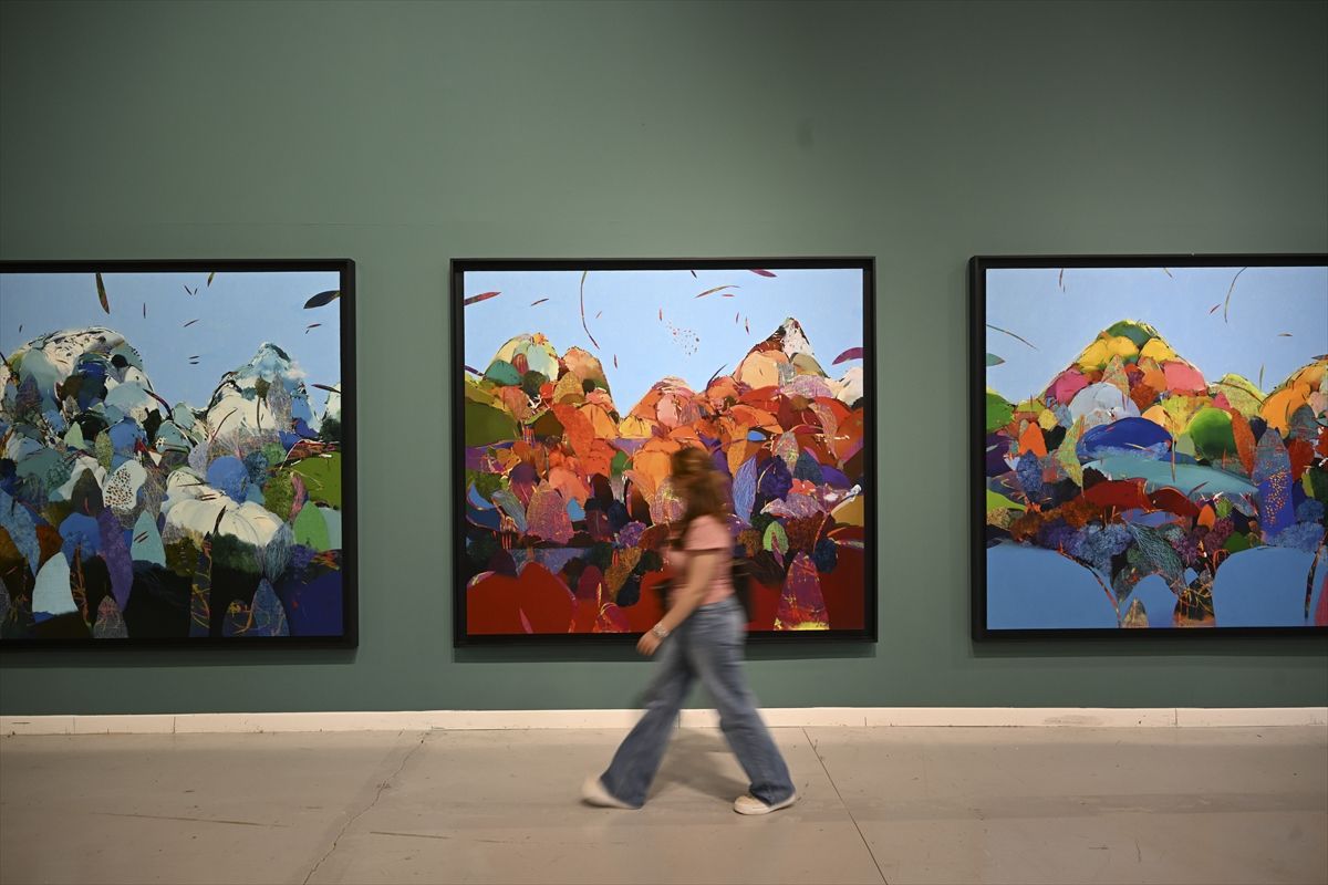 Ressam Hakan Esmer'in, 'Kıyıdan İçeri' sergisi CerModern'de açıldı