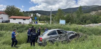 Sakarya'da çarpışan kamyon ile otomobilde hasar oluştu