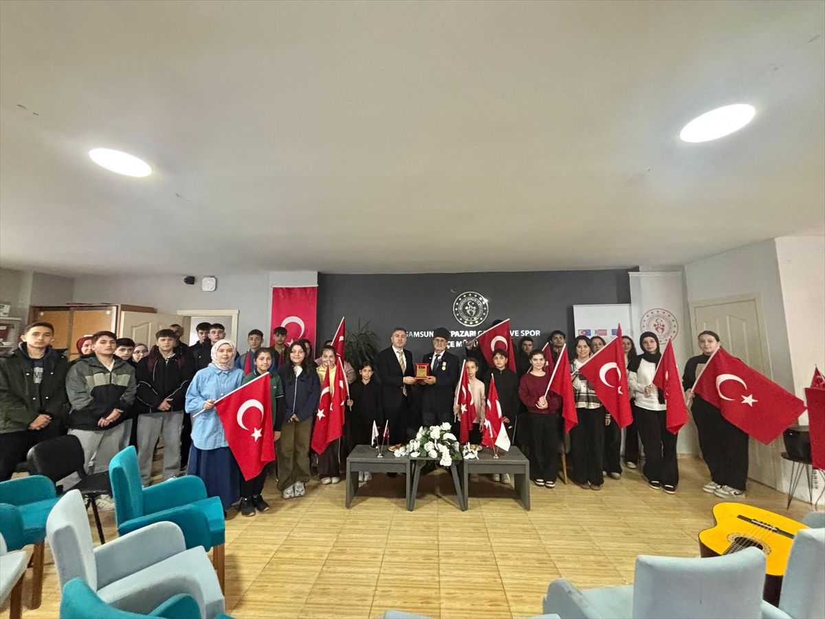 Salıpazarı'nda gençler Kıbrıs gazisi Varol ile bir araya geldi