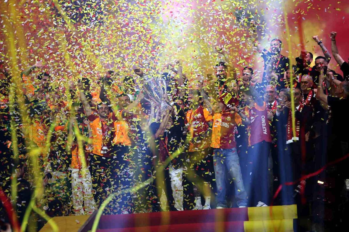Galatasaray'dan 'Dört Dörtlük' Şampiyonluk Gecesi